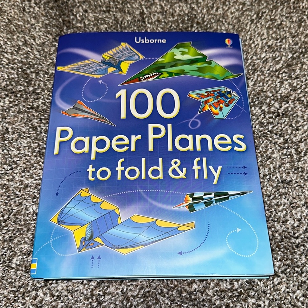 Usborne 100 Paper Planes to fold and fly book
